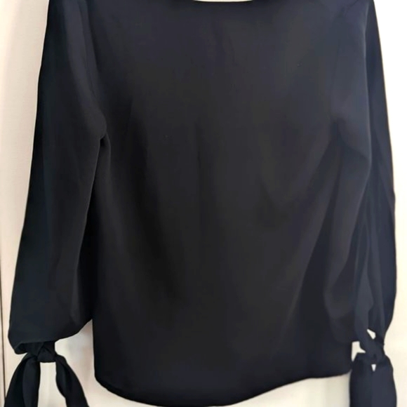 Forever 21 Contemporary black tie cuff blouse  Size XS - Picture 3 of 3